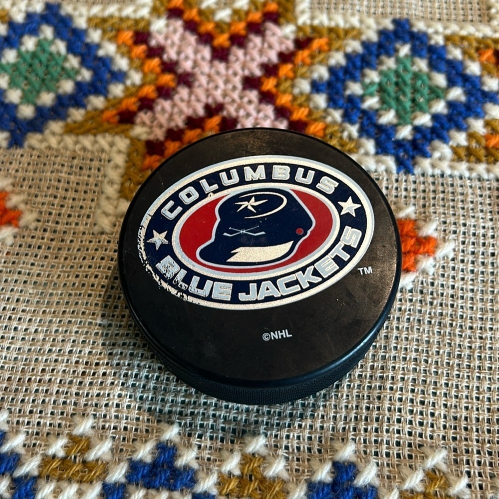 Columbus Blue Jackets Official NHL Hockey Puck